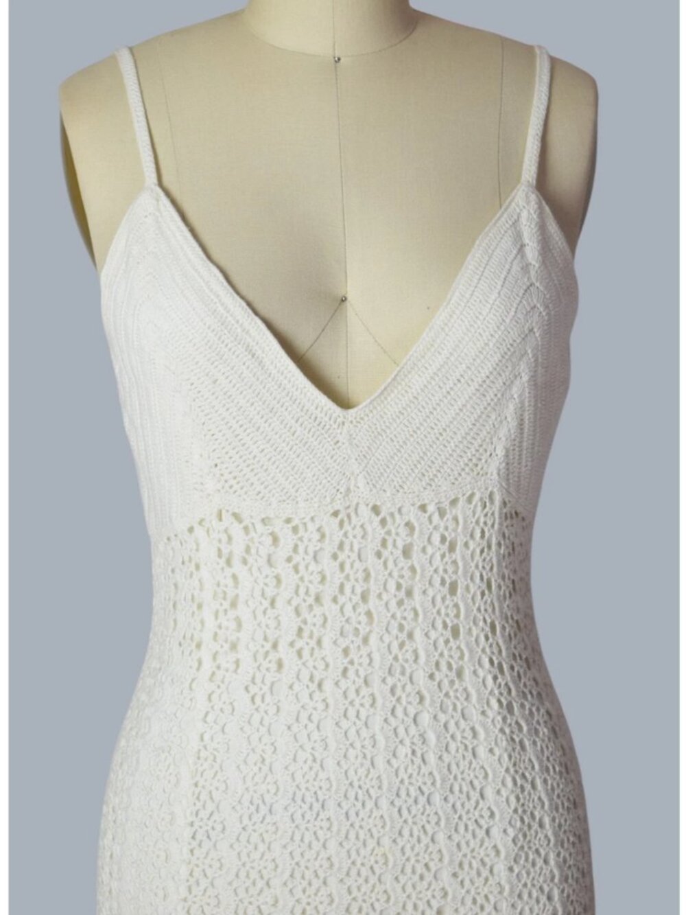 CARMEN MARC VALVO CREAM CROCHET SLEEVELESS COCKTAIL MIDI DRESS - Picture 2 of 7